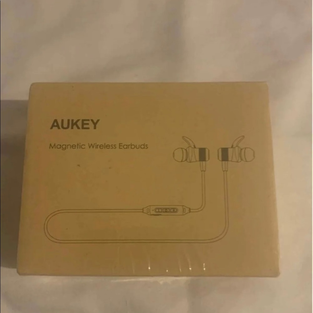AUKEY magnetic Wireless earbuds